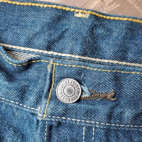 Levi's 501 Men's Original Fit Button Fly Medium Wash Blue Jeans 42x32 - Picture 11 of 12